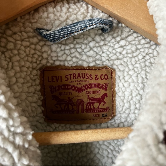 women’s levi’s sherpa denim jacket xs - Picture 4 of 4
